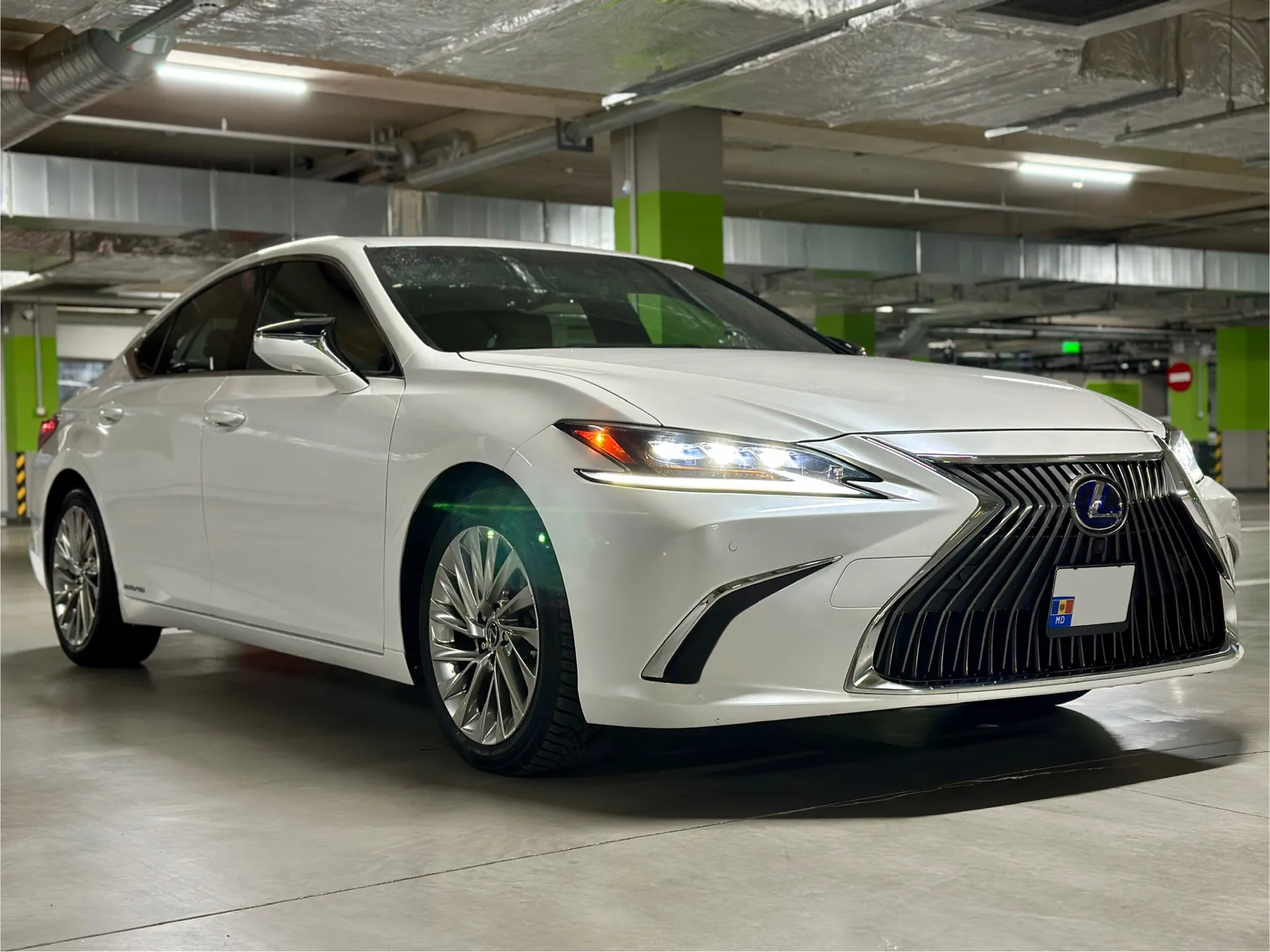 Lexus ES Series 2021